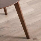 Tavolino d'appoggio rotondo di metà secolo in noce