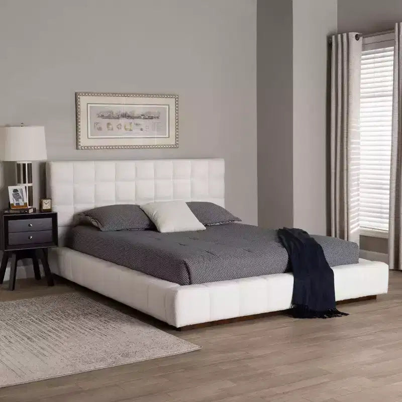 Letto a piattaforma Queen Size in tessuto orsetto Braylin bianco