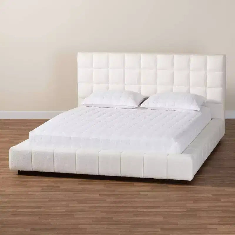 Letto a piattaforma Queen Size in tessuto orsetto Braylin bianco