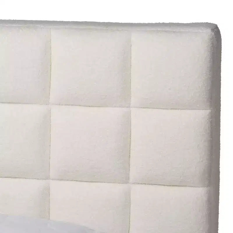 Letto a piattaforma Queen Size in tessuto orsetto Braylin bianco